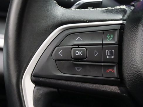 Used 2022 Jeep Grand Cherokee L Laredo image 15