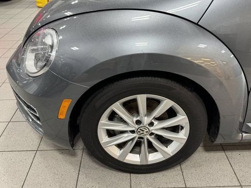 Used 2019 Volkswagen Beetle 2.0T SE FWD image 11