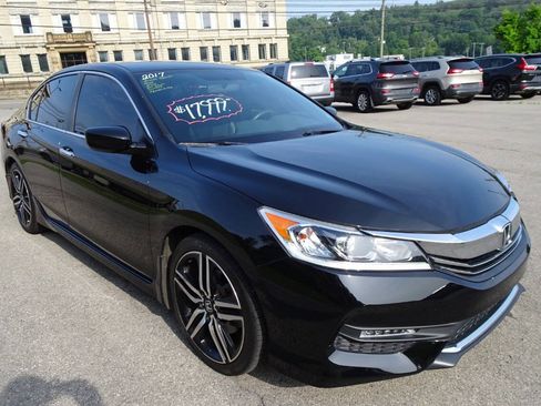 Used 2017 Honda Accord Sport image 4