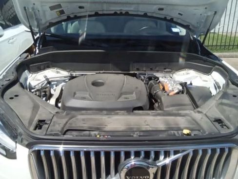 Used 2023 Volvo XC90 T8 Plus w/ Protection Package Premier image 21