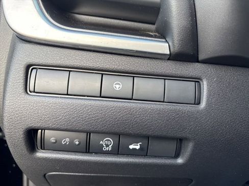 Used 2025 Nissan Rogue SV w/ SV Premium Package image 25