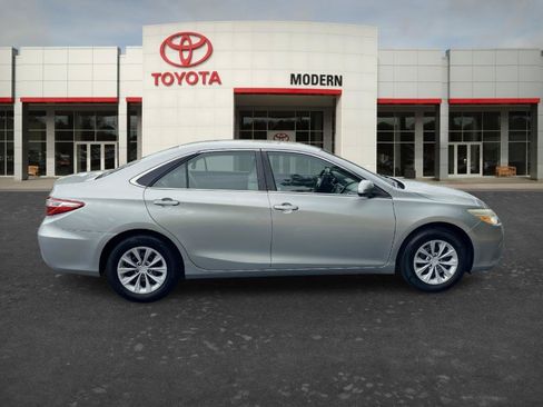 Used 2015 Toyota Camry LE FWD image 4