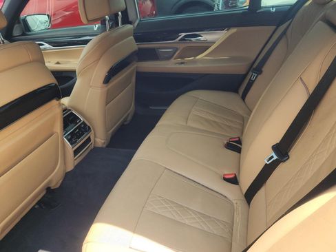 Used 2020 BMW 750i xDrive w/ Executive Package AWD/4WD image 5