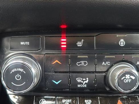 Certified 2024 Dodge Durango SXT image 16