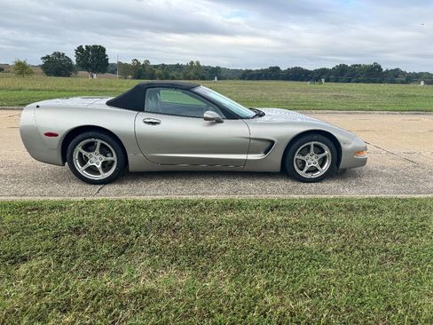 Used 2001 Chevrolet Corvette Convertible w/ Preferred Equipment Group2 image 5