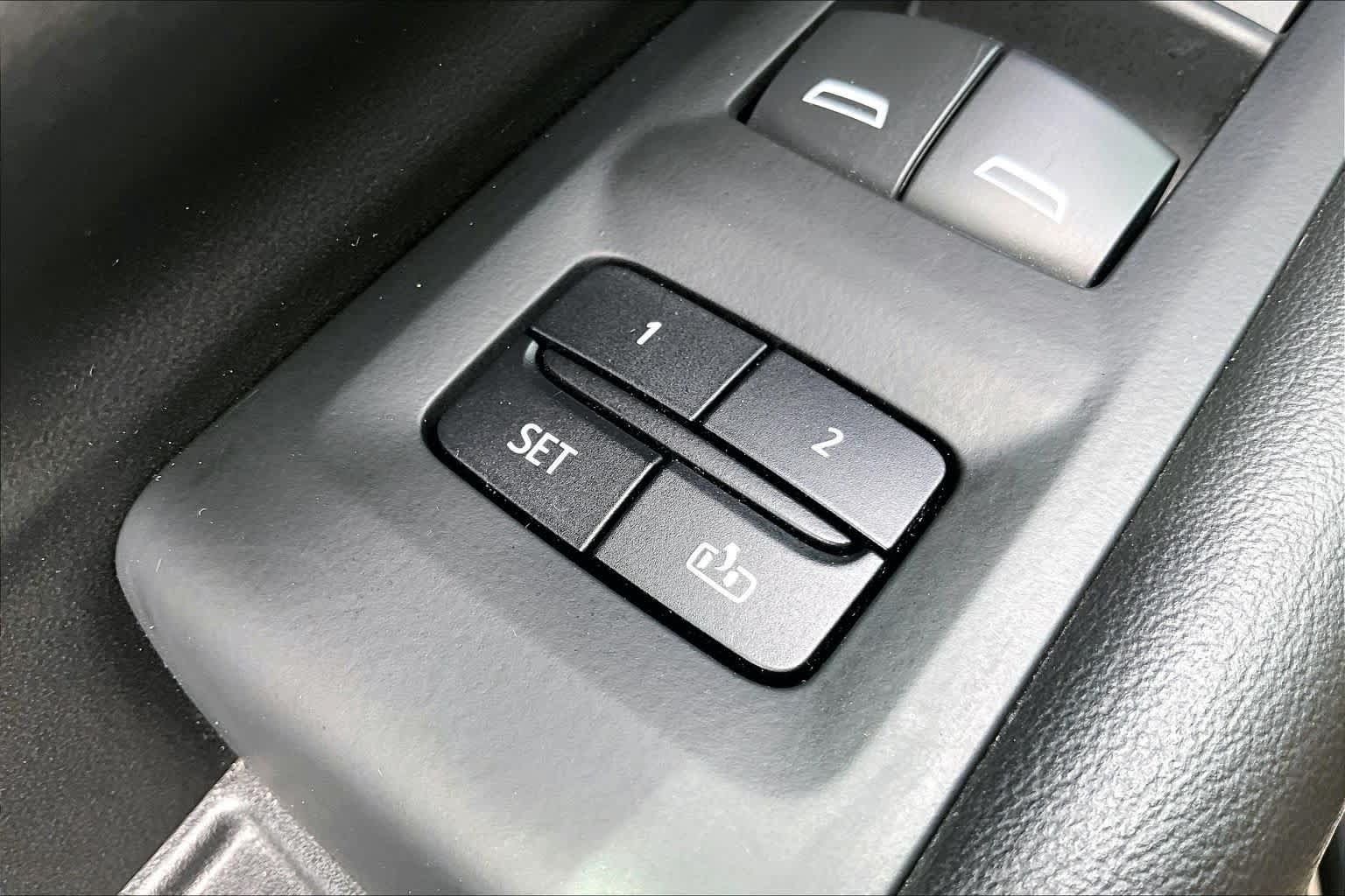 Used 2022 GMC Yukon SLT w/ SLT Premium Package RWD image 34