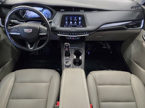 Used 2023 Cadillac XT4 Luxury w/ Cold Weather Package FWD image 27