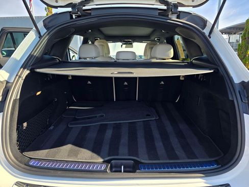 Used 2023 Mercedes-Benz GLC 300 4MATIC image 11