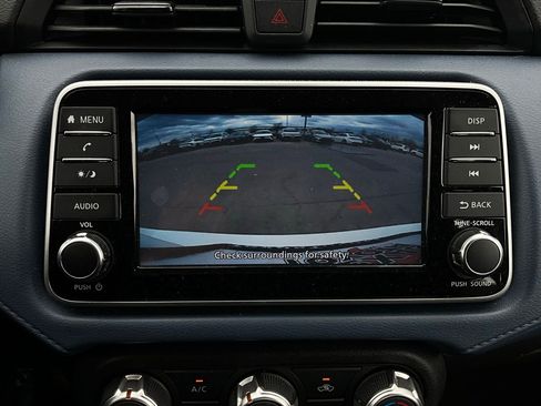 Used 2025 Nissan Versa SV image 27