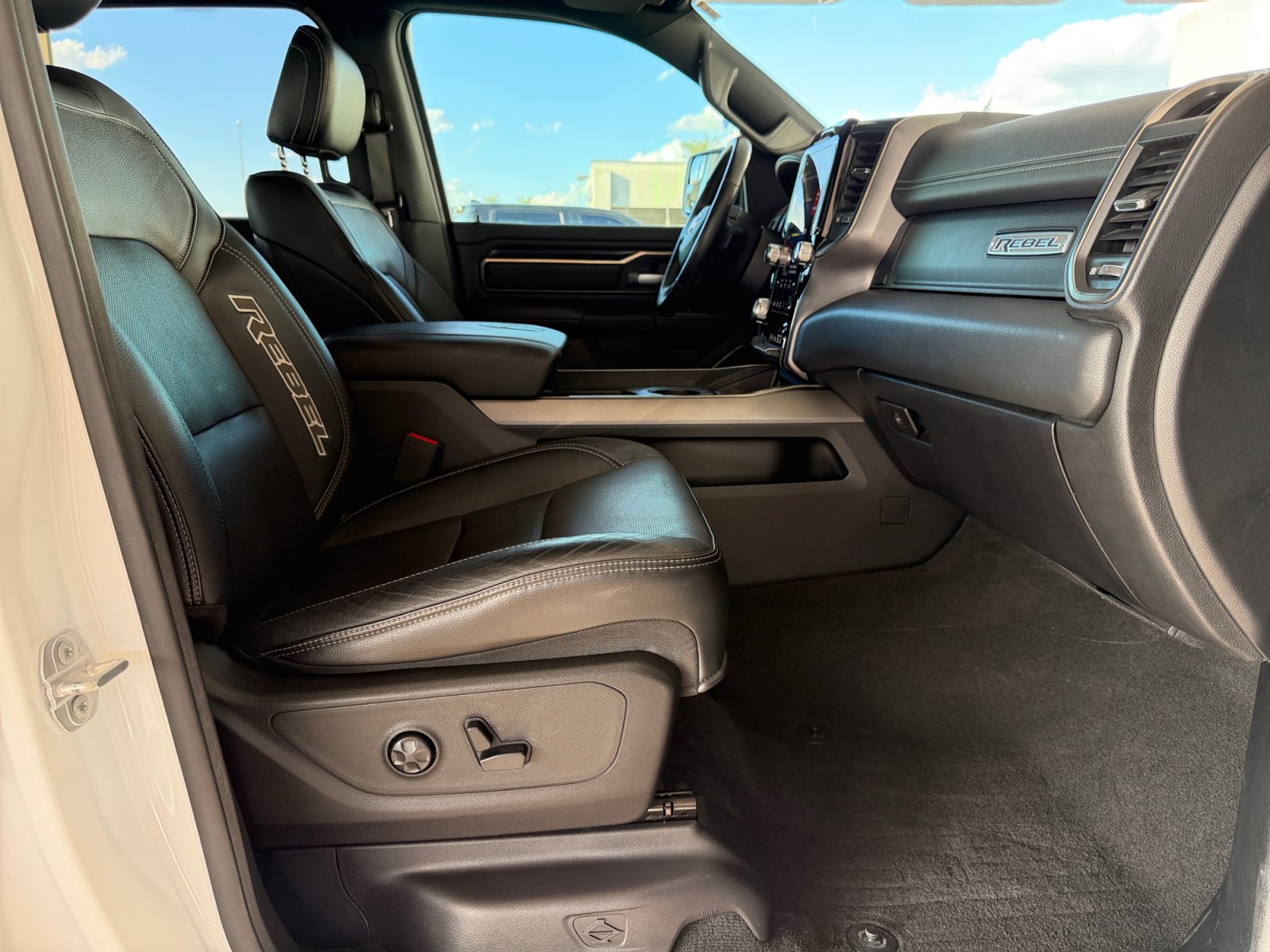 Used 2020 RAM 1500 Rebel w/ Rebel Level 2 Equipment Group AWD/4WD image 29