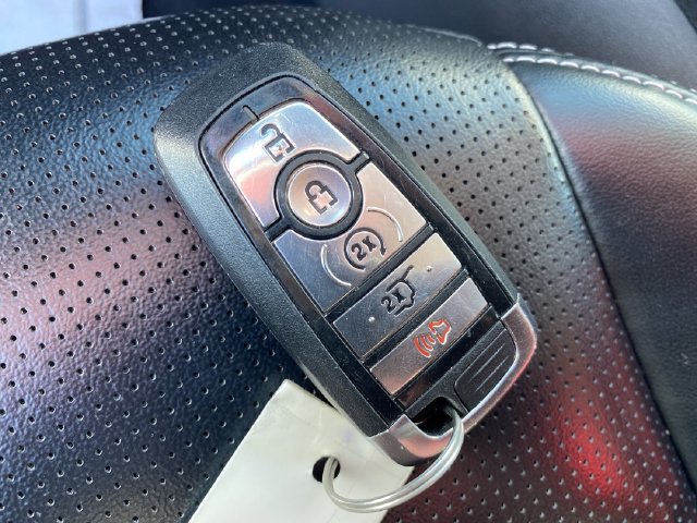 Used 2024 Ford Escape Platinum AWD/4WD image 25