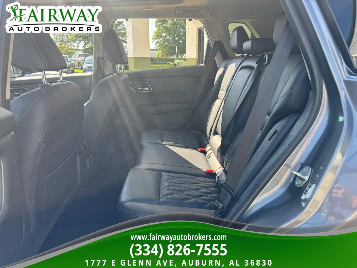 Used 2026 Nissan Rogue Platinum w/ Platinum Premium Package AWD/4WD image 11