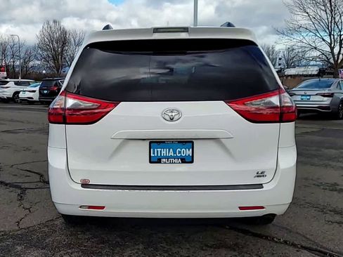 Used 2020 Toyota Sienna LE image 7