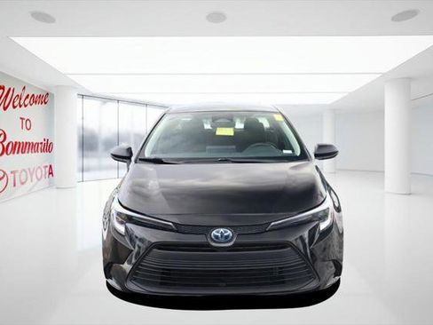 Certified 2025 Toyota Corolla LE image 4
