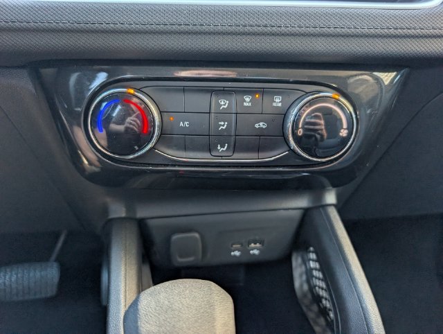 Used 2025 Chevrolet TrailBlazer LT FWD image 16
