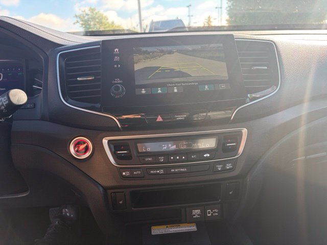 Used 2023 Honda Passport TrailSport image 32