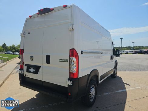 Used 2025 RAM ProMaster 2500 w/ Convenience Group FWD image 4