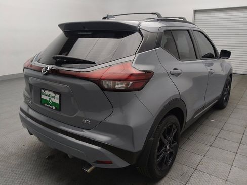 Used 2021 Nissan Kicks SR w/ SR Premium Package FWD image 9