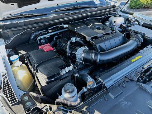 Used 2024 Nissan Frontier SV image 26