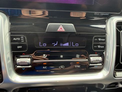 Certified 2023 Kia Sorento SX AWD/4WD image 13