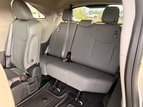 Used 2023 Toyota Sienna XLE w/ XLE Plus Package AWD/4WD image 26