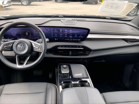 Used 2025 Buick Enclave Preferred AWD/4WD image 14