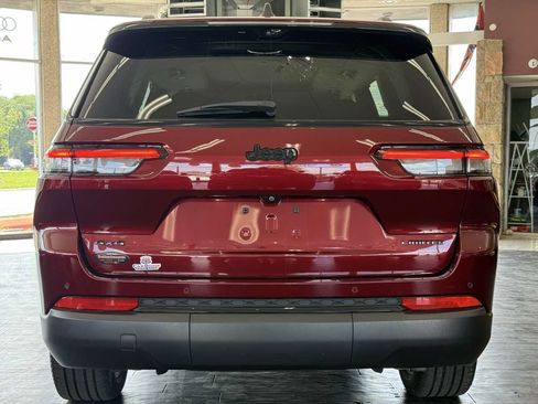 Used 2024 Jeep Grand Cherokee L Limited w/ Luxury Tech Group II AWD/4WD image 10