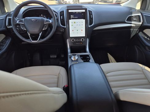 Used 2024 Ford Edge SEL w/ Convenience Package image 17