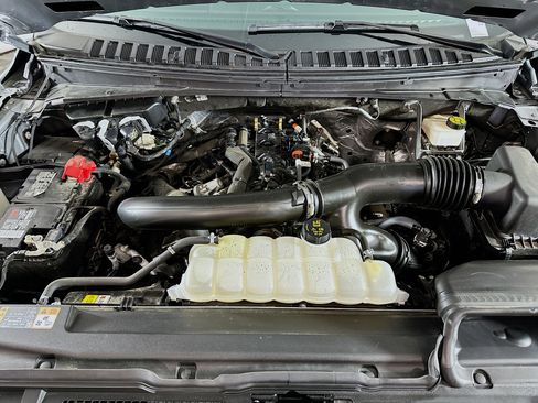 Used 2024 Ford Expedition Limited image 36