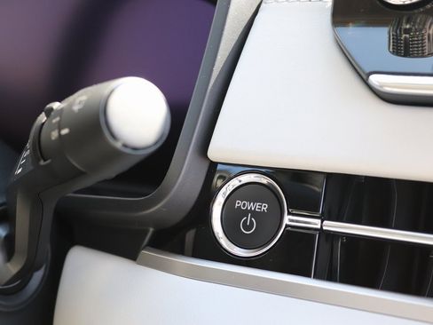 New 2025 Mitsubishi Outlander SEL image 24