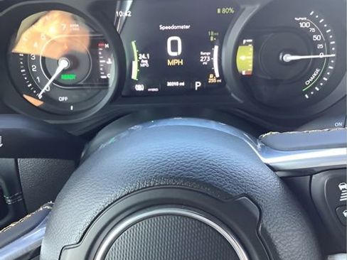 Used 2024 Jeep Wrangler Unlimited Sahara w/ Technology Group image 13