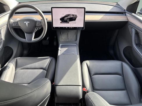 Used 2024 Tesla Model Y Long Range image 8