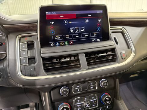 Used 2021 Chevrolet Tahoe Z71 w/ Z71 Signature Package image 19