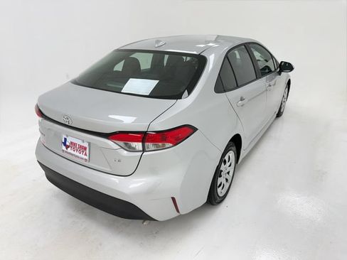 Used 2025 Toyota Corolla LE FWD image 40