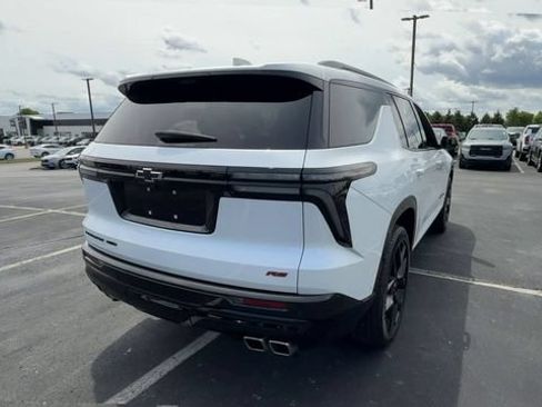 Used 2024 Chevrolet Traverse RS AWD/4WD image 8