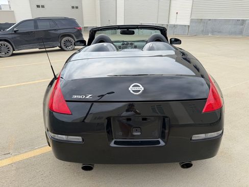 Used 2006 Nissan 350Z Grand Touring RWD image 4