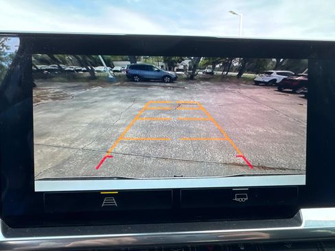 Used 2023 Chevrolet Silverado 1500 RST w/ Z71 Off-Road Package image 23