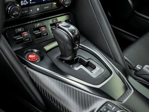 Used 2017 Nissan GT-R Premium AWD/4WD image 36
