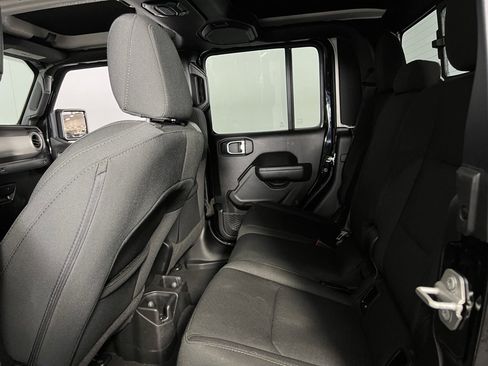 Certified 2023 Jeep Gladiator Willys image 24