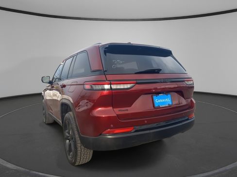 Used 2022 Jeep Grand Cherokee Altitude image 4