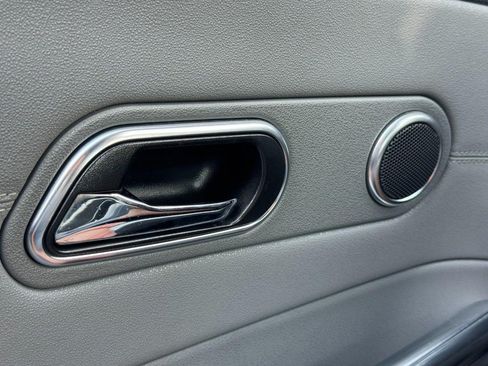 Used 2008 Chrysler Crossfire Limited RWD image 25