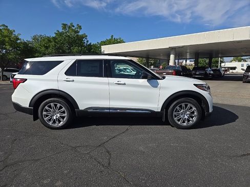 New 2025 Ford Explorer Active w/ Active Comfort Package image 4