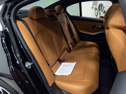 Used 2025 BMW 330i xDrive Sedan w/ Premium Package image 24