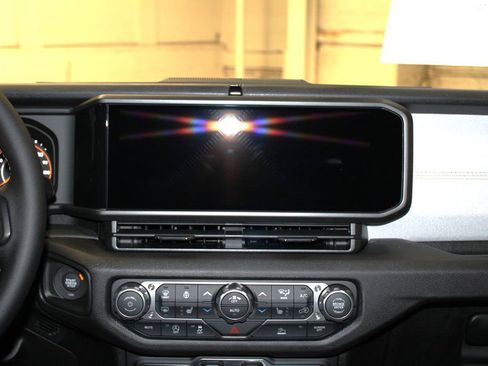 New 2026 Jeep Gladiator Sport image 13