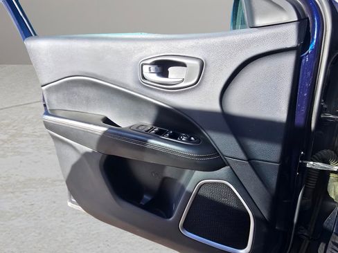 Used 2018 Jeep Compass Latitude w/ Popular Equipment Group image 17