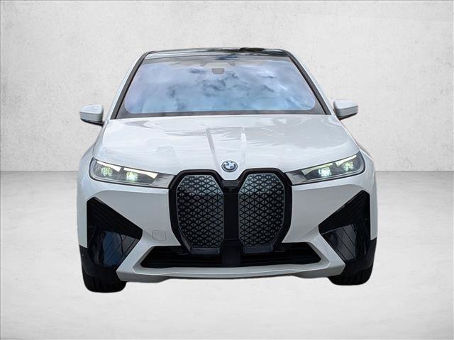 Used 2024 BMW iX xDrive50 w/ Sport Package AWD/4WD image 3