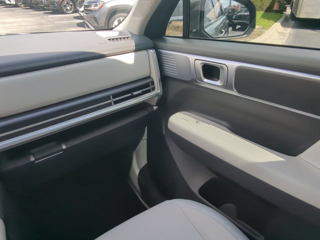 Used 2025 Hyundai Santa Fe SE FWD image 20