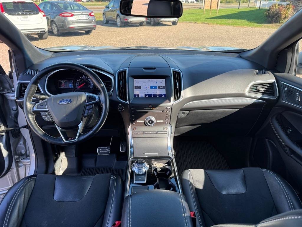 Used 2019 Ford Edge ST w/ Convenience Package AWD/4WD image 32