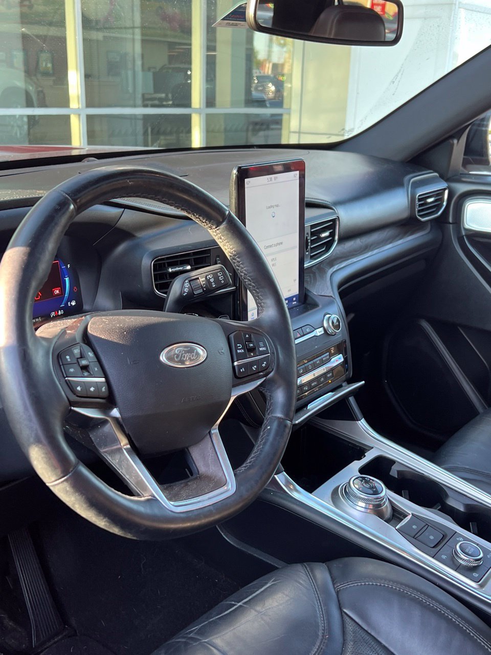 Used 2020 Ford Explorer Platinum w/ Premium Technology Package AWD/4WD image 4