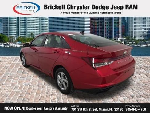 Used 2023 Hyundai Elantra SE FWD image 4